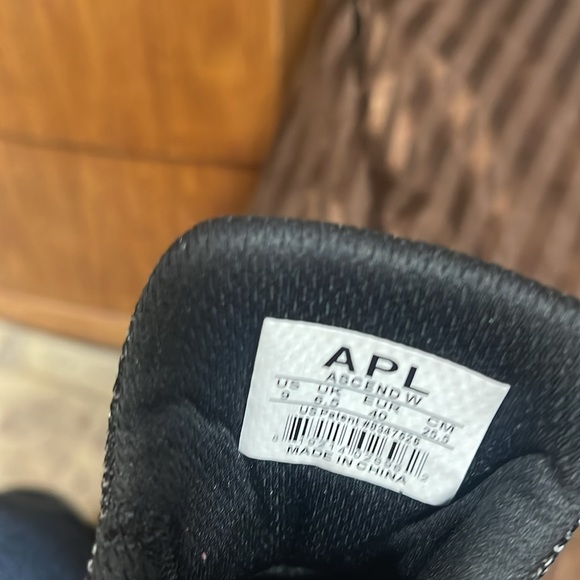 APL Athletic Propulsion Labs-Size (9) -Black - Picture 10 of 11